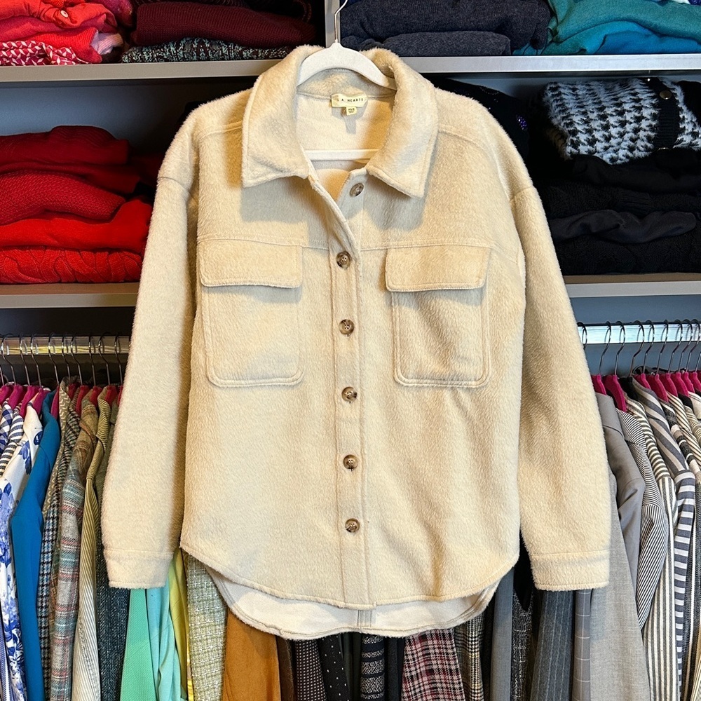 LA Hearts cream long sleeve 2 pocket button down heavyweight shacket size XS/S